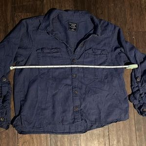Abercrombie and Fitch, but up shirt M